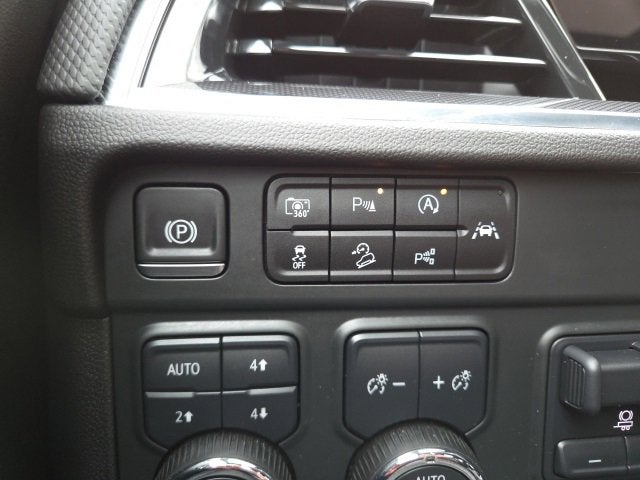 2025 Chevrolet Suburban RST