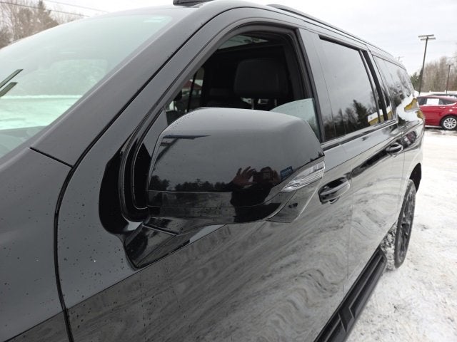 2025 Chevrolet Suburban RST