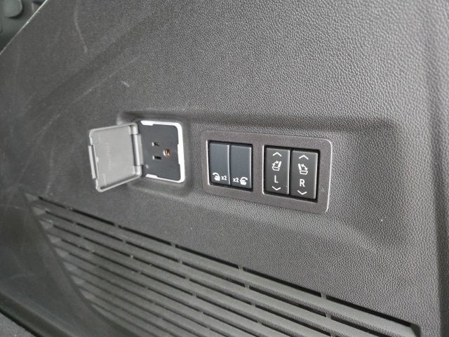 2025 Chevrolet Suburban RST