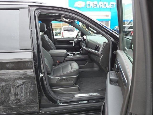 2025 Chevrolet Suburban RST