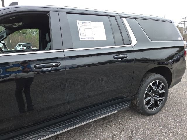 2023 Chevrolet Suburban LT