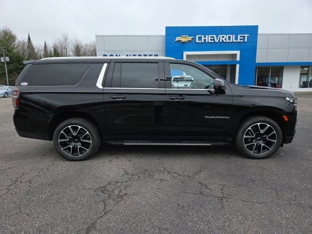 2023 Chevrolet Suburban LT