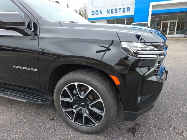2023 Chevrolet Suburban LT