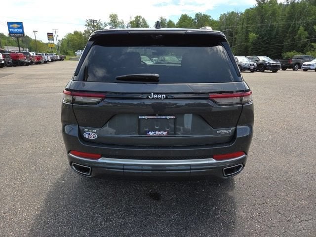 2022 Jeep Grand Cherokee Summit
