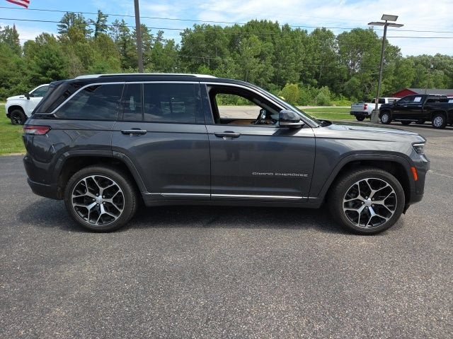 2022 Jeep Grand Cherokee Summit