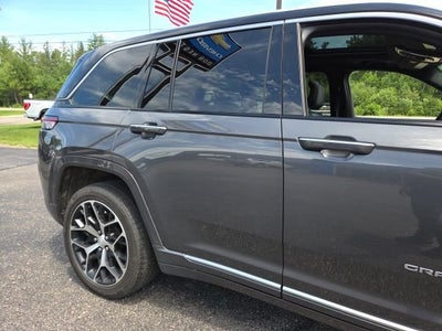 2022 Jeep Grand Cherokee Summit