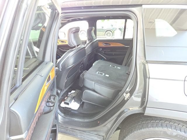 2022 Jeep Grand Cherokee Summit