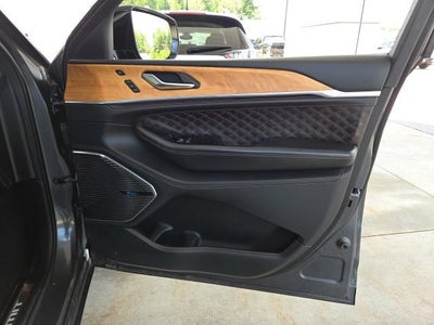 2022 Jeep Grand Cherokee Summit