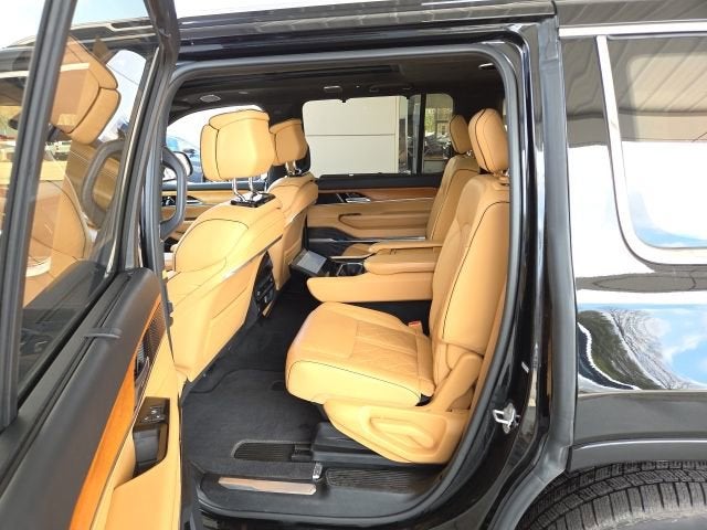 2022 Jeep Grand Wagoneer Series III