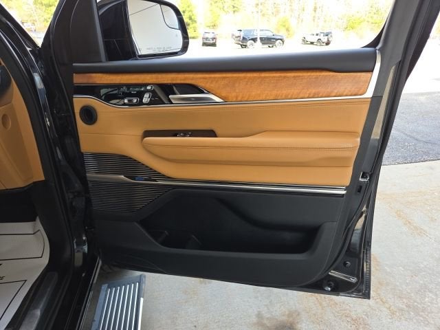 2022 Jeep Grand Wagoneer Series III