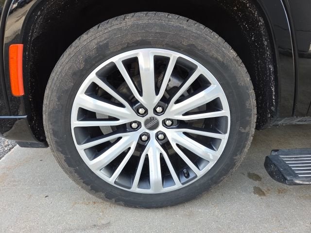 2022 Jeep Grand Wagoneer Series III