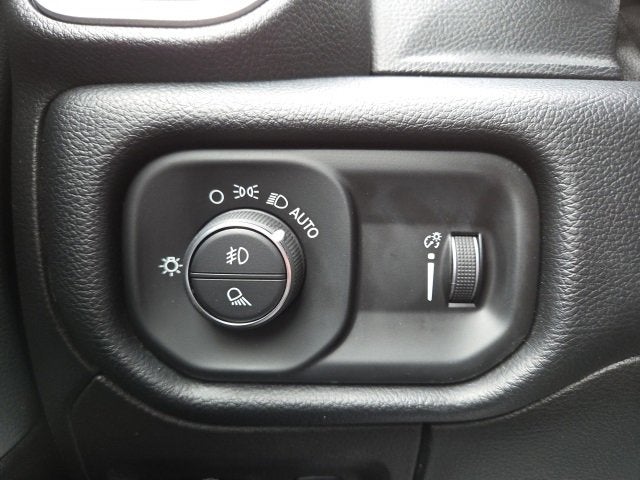 2021 RAM 1500 Big Horn Quad Cab 4x4 6'4" Box