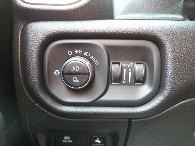 2019 RAM 1500 Big Horn/Lone Star Quad Cab 4x4 6'4" Box