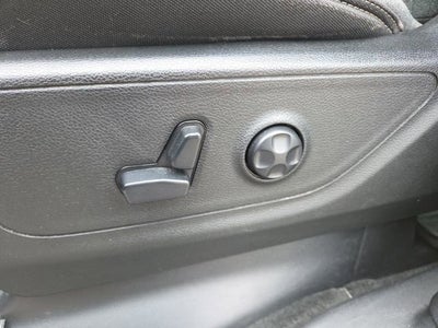 2020 RAM 1500 Big Horn Crew Cab 4x4 5'7" Box