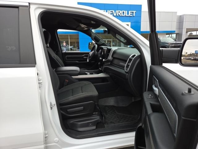 2020 RAM 1500 Big Horn Crew Cab 4x4 5'7" Box