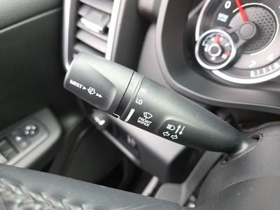 2020 RAM 1500 Big Horn Crew Cab 4x4 5'7" Box