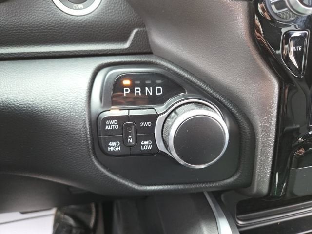 2020 RAM 1500 Big Horn Crew Cab 4x4 5'7" Box