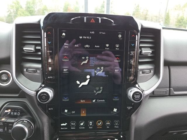 2020 RAM 1500 Big Horn Crew Cab 4x4 5'7" Box