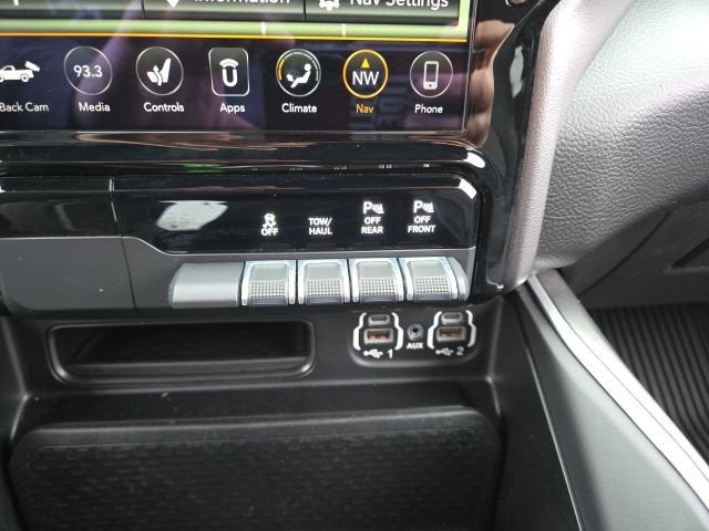 2020 RAM 1500 Big Horn Crew Cab 4x4 5'7" Box