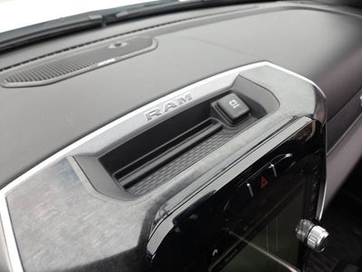 2020 RAM 1500 Big Horn Crew Cab 4x4 5'7" Box