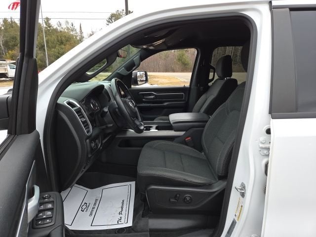 2020 RAM 1500 Big Horn Crew Cab 4x4 5'7" Box