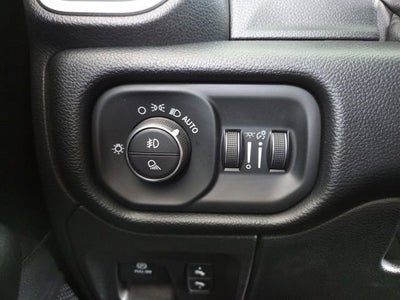 2019 RAM 1500 Big Horn/Lone Star Crew Cab 4x4 5'7" Box