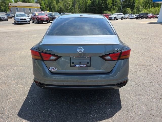 2022 Nissan Altima SV FWD