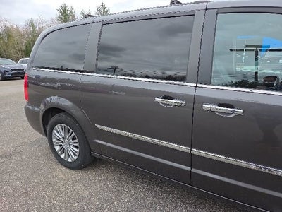 2016 Chrysler Town & Country Touring-L Anniversary Edition