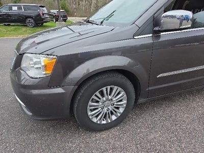 2016 Chrysler Town & Country Touring-L Anniversary Edition