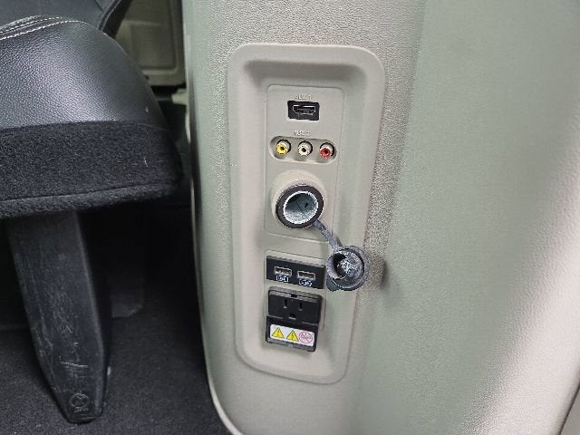 2016 Chrysler Town & Country Touring-L Anniversary Edition
