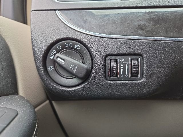 2016 Chrysler Town & Country Touring-L Anniversary Edition