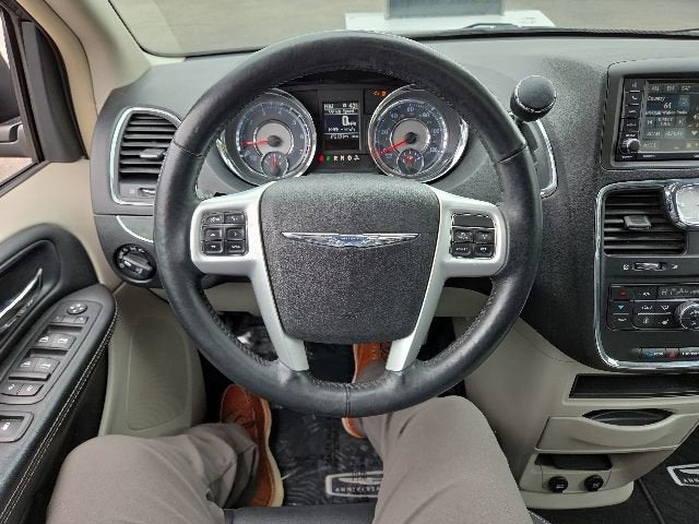 2016 Chrysler Town & Country Touring-L Anniversary Edition