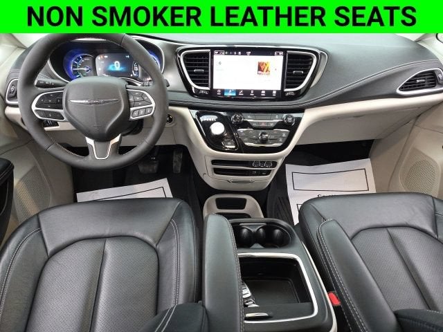 2022 Chrysler Pacifica Hybrid Touring L