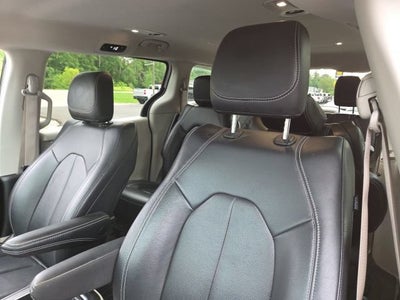 2022 Chrysler Pacifica Hybrid Touring L