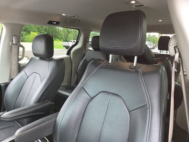 2022 Chrysler Pacifica Hybrid Touring L