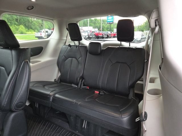 2022 Chrysler Pacifica Hybrid Touring L