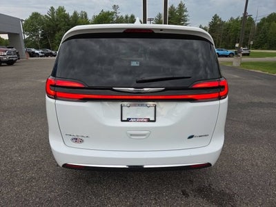 2022 Chrysler Pacifica Hybrid Touring L