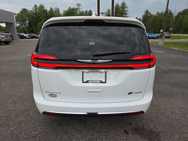 2022 Chrysler Pacifica Hybrid Touring L
