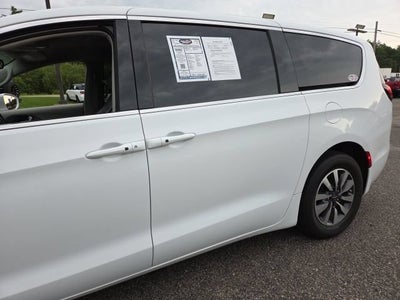 2022 Chrysler Pacifica Hybrid Touring L
