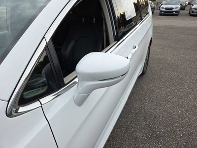 2022 Chrysler Pacifica Hybrid Touring L