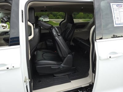 2022 Chrysler Pacifica Hybrid Touring L