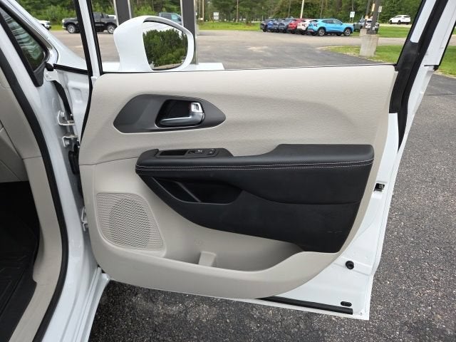 2022 Chrysler Pacifica Hybrid Touring L
