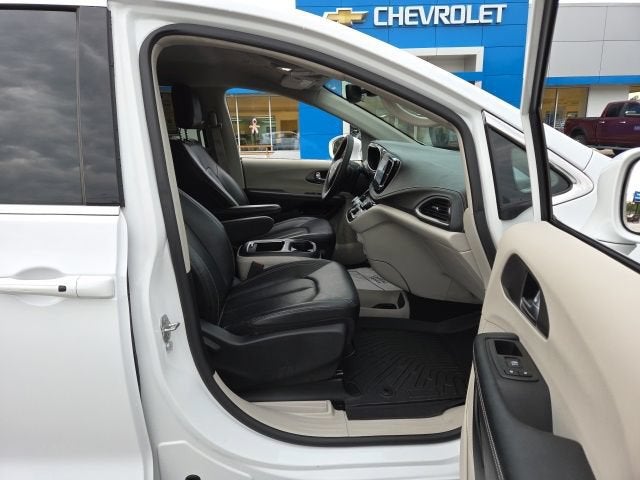 2022 Chrysler Pacifica Hybrid Touring L