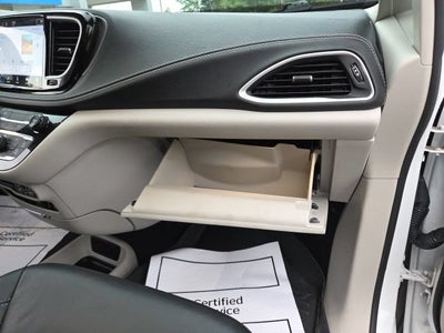 2022 Chrysler Pacifica Hybrid Touring L
