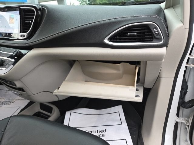 2022 Chrysler Pacifica Hybrid Touring L