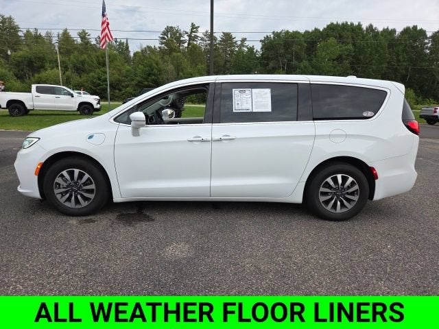 2022 Chrysler Pacifica Hybrid Touring L