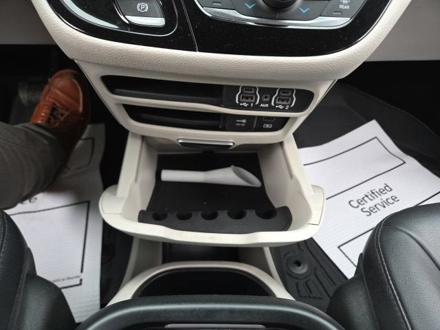 2022 Chrysler Pacifica Hybrid Touring L