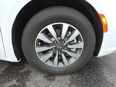 2022 Chrysler Pacifica Hybrid Touring L