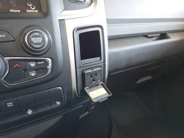 2015 RAM 1500 SLT