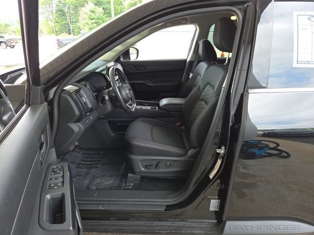 2024 Nissan Pathfinder SV 4WD